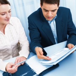 contemporary-business-people-working-in-the-office